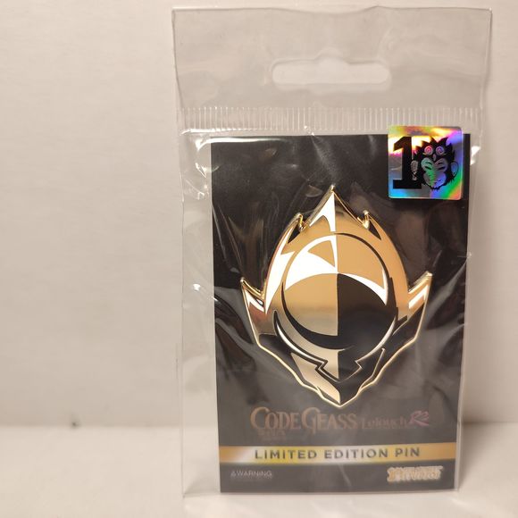 Code Geass Zeros Helmet Mask Lelouch Enamel Pin Official Anime Collectible - Picture 2 of 3